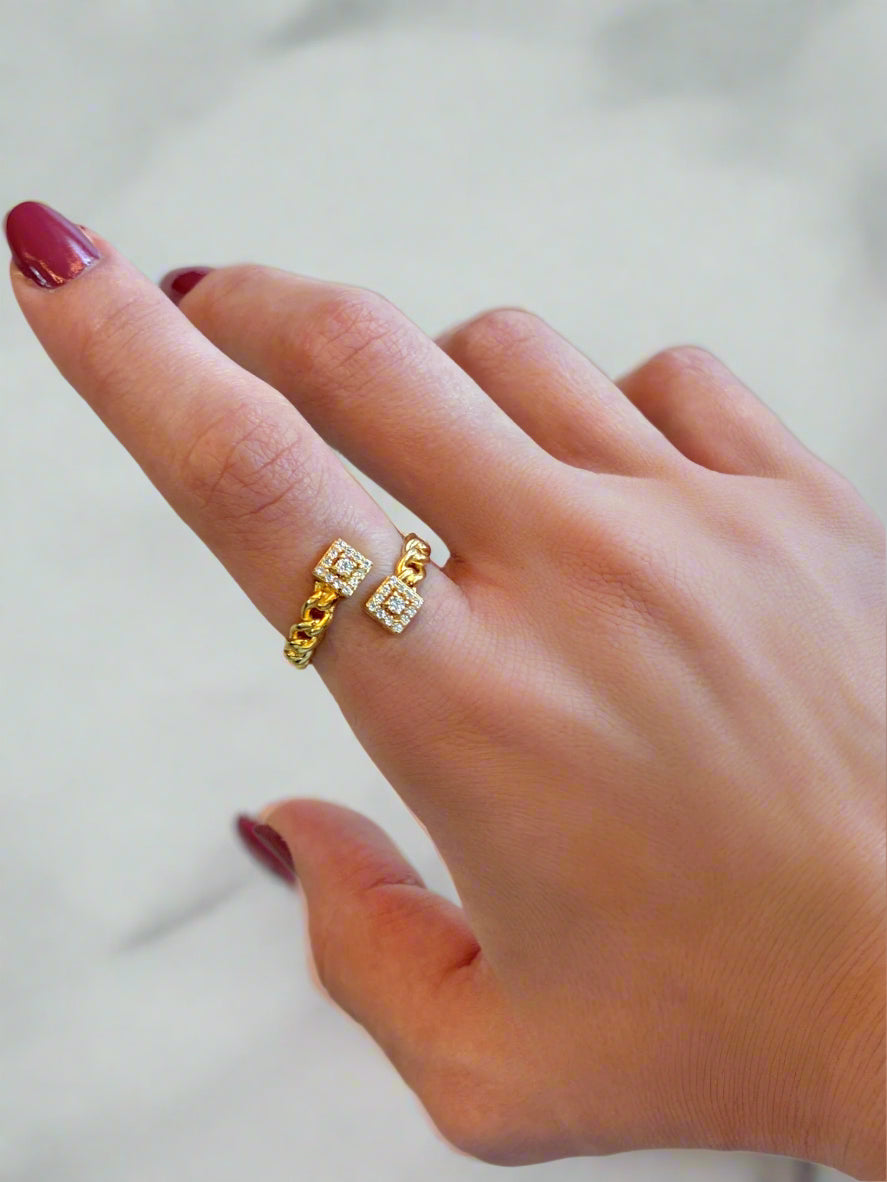 Reta Gold Ring