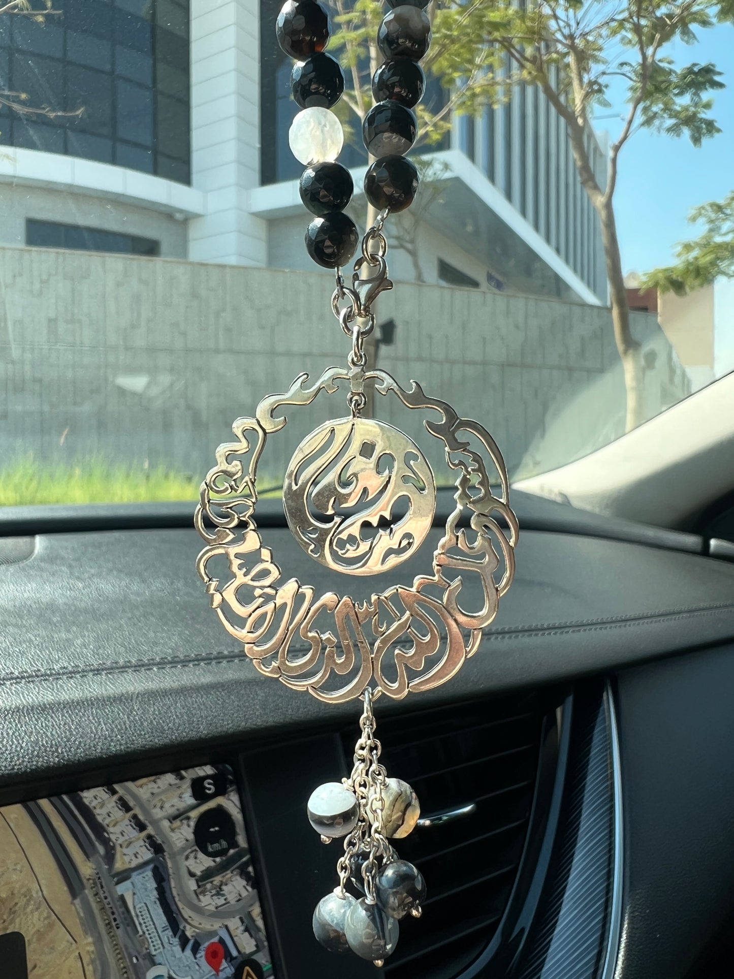 استودعك الله الذي لا تضييع ودائعه