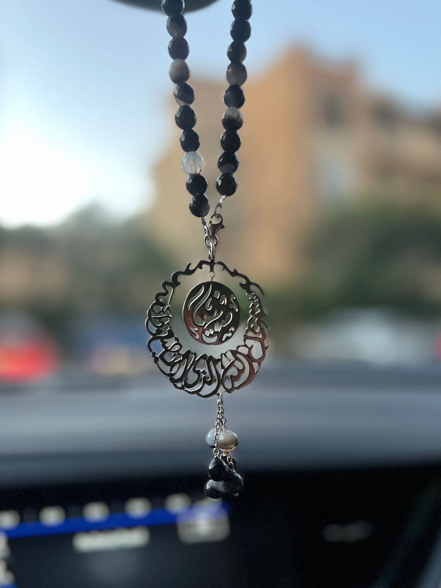 استودعك الله الذي لا تضييع ودائعه
