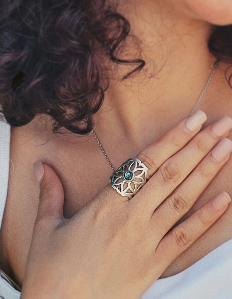 Oval Flower ring